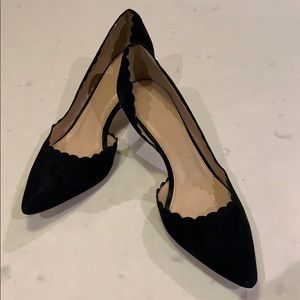 JCREW black suede pumps w/scalloped edges